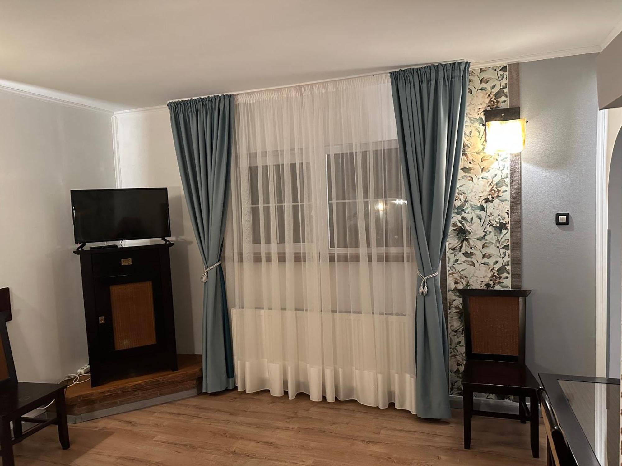 Pensiunea Casa Alba Ghimbav Ngoại thất bức ảnh