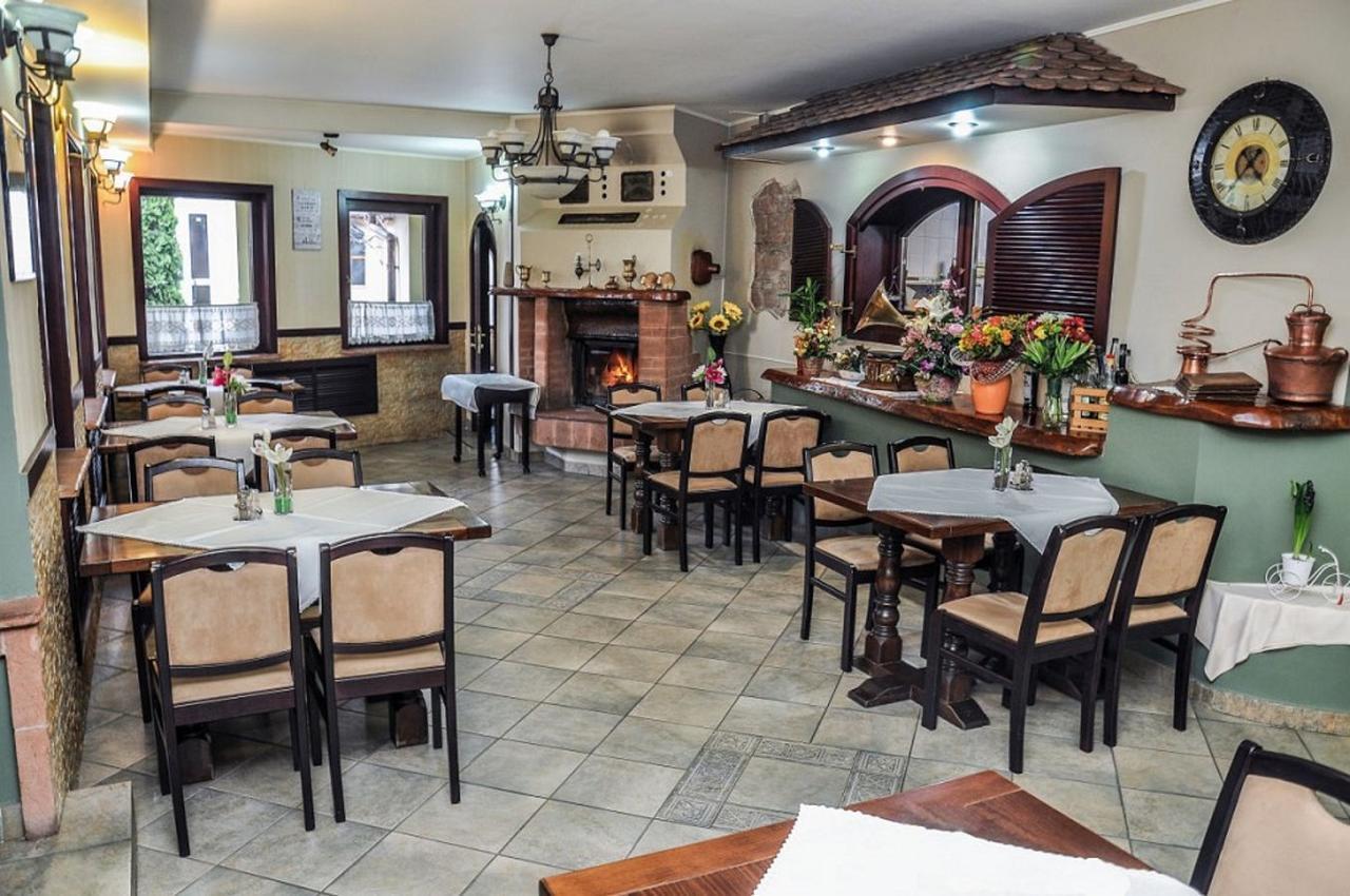 Pensiunea Casa Alba Ghimbav Ngoại thất bức ảnh